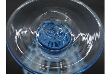 戦前　当時物　棗型(なつめ形)　乳白水玉　青脚　爽やかな色合いが素敵な氷コップ(吹きガラス、グラス、和ガラス、硝子)(R-083026)