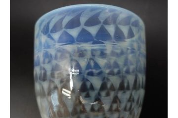 戦前　当時物　棗型(なつめ形)　乳白　鱗文　エナメル脚　洗練されたデザインが素敵な氷コップ(グラス、和ガラス、硝子)(R-083028)