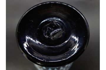 戦前　当時物　棗型(なつめ形)　乳白　鱗文　エナメル脚　洗練されたデザインが素敵な氷コップ(グラス、和ガラス、硝子)(R-083028)