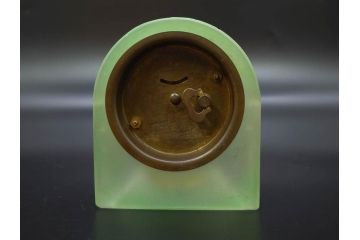 ジャンク品　戦前　精工舎(SEIKOSHA、セイコー)　ゼンマイ式　繊細なデザインが目を引く置時計(置き時計、日本製、ガラス、硝子)(R-083031)