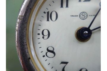 ジャンク品　戦前　精工舎(SEIKOSHA、セイコー)　ゼンマイ式　繊細なデザインが目を引く置時計(置き時計、日本製、ガラス、硝子)(R-083031)