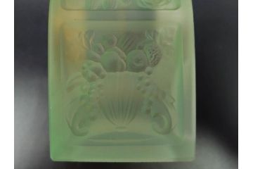 ジャンク品　戦前　精工舎(SEIKOSHA、セイコー)　ゼンマイ式　繊細なデザインが目を引く置時計(置き時計、日本製、ガラス、硝子)(R-083031)