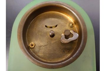 ジャンク品　戦前　精工舎(SEIKOSHA、セイコー)　ゼンマイ式　繊細なデザインが目を引く置時計(置き時計、日本製、ガラス、硝子)(R-083031)