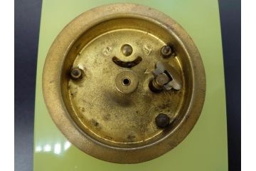 ジャンク品　ドイツ　戦前　J.Kaiser(カイザー)　ウランガラス　ゼンマイ式　シンプルで洗練されたデザインが魅力的な置時計(置き時計、硝子)(R-083032)