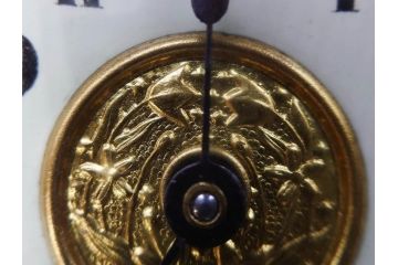 ジャンク品　戦前　東洋時計株式会社(TOYO CLOCK FACTORY)　ゼンマイ式　細やかな意匠が施されたエレガントな雰囲気溢れる置時計(置き時計、日本製、ガラス、硝子)(R-083033)
