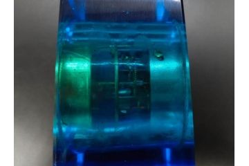 ジャンク品　戦前　東洋時計株式会社(TOYO CLOCK FACTORY)　ゼンマイ式　細やかな意匠が施されたエレガントな雰囲気溢れる置時計(置き時計、日本製、ガラス、硝子)(R-083033)