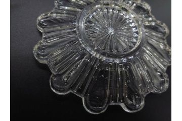 戦前　レース　お洒落なデザインが目を引くガラス皿4枚セット(菊、花、深皿、小皿、和ガラス、硝子)(R-083038)