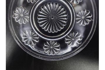 戦前　レース　お洒落なデザインが目を引くガラス皿4枚セット(菊、花、深皿、小皿、和ガラス、硝子)(R-083038)