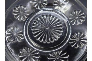 戦前　レース　お洒落なデザインが目を引くガラス皿4枚セット(菊、花、深皿、小皿、和ガラス、硝子)(R-083038)