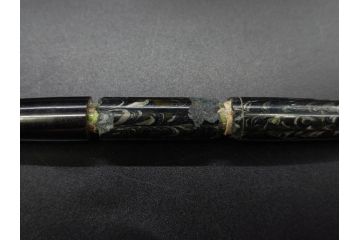 昭和初期〜昭和中期　ガラスペン　ペン皿　ペン先　インク壺　筆巻　インクペンなどまとめてセット(硝子ペン、トレー、トレイ、文房具、アオイガラスペン、葵文具製作所、替先、タマペン、日本字ペン、タチカワ、ゼブラ、インク壷、インク入れ、インキ、小物入れ)(R-083039)