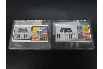 昭和初期〜昭和中期　ガラスペン　ペン皿　ペン先　インク壺　筆巻　インクペンなどまとめてセット(硝子ペン、トレー、トレイ、文房具、アオイガラスペン、葵文具製作所、替先、タマペン、日本字ペン、タチカワ、ゼブラ、インク壷、インク入れ、インキ、小物入れ)(R-083039)
