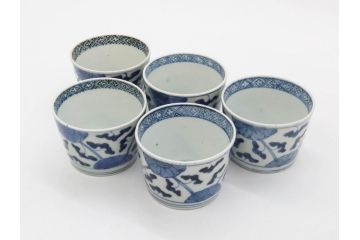 江戸期　古伊万里　染付　花唐草文　爽やかな藍色が素敵なそば猪口5客セット(蕎麦猪口、湯呑み、湯のみ、和食器)(R-083042)