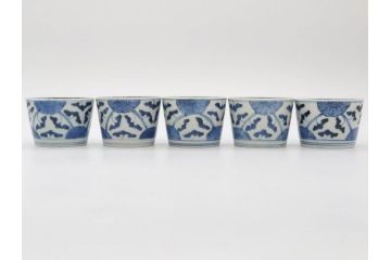 江戸期　古伊万里　染付　花唐草文　爽やかな藍色が素敵なそば猪口5客セット(蕎麦猪口、湯呑み、湯のみ、和食器)(R-083042)