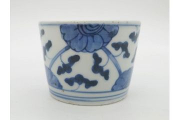 江戸期　古伊万里　染付　花唐草文　爽やかな藍色が素敵なそば猪口5客セット(蕎麦猪口、湯呑み、湯のみ、和食器)(R-083042)