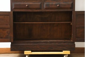 中古　松本民芸家具　G-1型面取食器棚　天板リメイク　落ち着きのある洗練された佇まいが魅力のサイドキャビネット(カップボード、収納棚、戸棚、キャビネット、本箱)(R-083054)