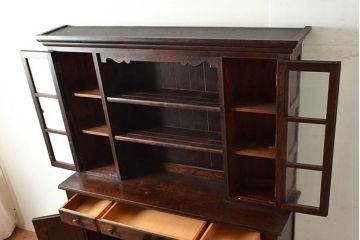 和製ビンテージ　松本民芸家具　脚付きリメイク　上品な佇まいが和洋どちらの空間にも馴染むサイドボード(カップボード、食器棚、飾り棚、キャビネット、ヴィンテージ)(R-083057)