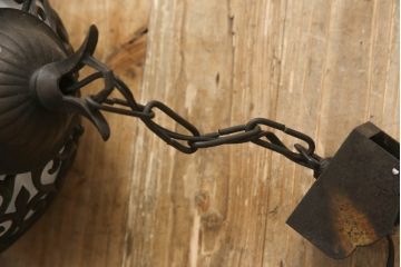 和製アンティーク　唐草透かしの装飾が魅力的な銅製のペンダントライト(天井照明、吊り下げ照明)(R-083059)
