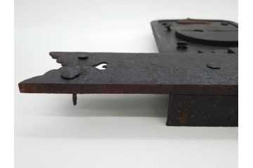 アンティーク雑貨　重厚感のある佇まいが魅力的な蔵戸の錠前金具(ディスプレイ雑貨、蔵戸パーツ)(R-083068)