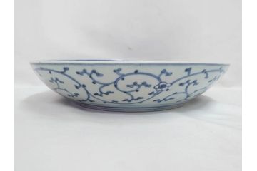 上手物　江戸期　大明成化年製　古伊万里　染付　松竹梅　1尺2寸　約36cm　蛸唐草の絵付けが見事な大皿(和食器、和皿、木箱付き、一尺二寸)(R-083071)