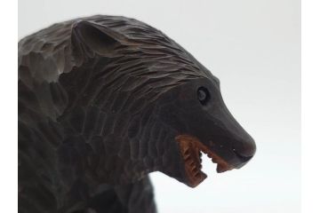 アイヌ　ガラス目　木彫りの熊(くま、クマ、置物、ディスプレイ、郷土玩具、民芸品)(R-083073)