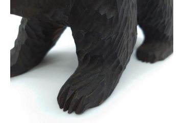 アイヌ　ガラス目　木彫りの熊(くま、クマ、置物、ディスプレイ、郷土玩具、民芸品)(R-083073)