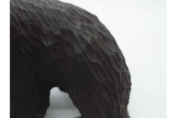 アイヌ　ガラス目　木彫りの熊(くま、クマ、置物、ディスプレイ、郷土玩具、民芸品)(R-083073)