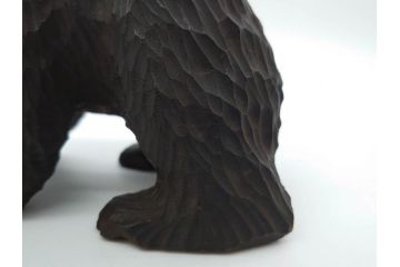 アイヌ　ガラス目　木彫りの熊(くま、クマ、置物、ディスプレイ、郷土玩具、民芸品)(R-083073)