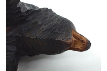 アイヌ　ガラス目　木彫りの熊(くま、クマ、置物、ディスプレイ、郷土玩具、民芸品)(R-083073)