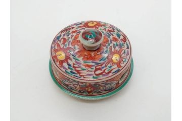 時代物　九谷焼　赤絵　福銘　龍図　細かな意匠が感じられる豪華な絵付けの三足香炉(三つ足、仏具、茶道具)(R-083074)
