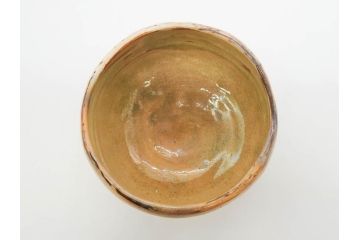 十四代　楽吉左衛門(覚入)　白薬　銘「掬水」　3.8寸　温かみを感じる色合いが魅力の茶碗(即中斎書付、抹茶碗、茶道具、茶器、和食器、共箱付き、三寸八分)(R-083085)