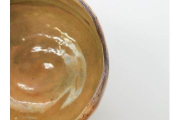 十四代　楽吉左衛門(覚入)　白薬　銘「掬水」　3.8寸　温かみを感じる色合いが魅力の茶碗(即中斎書付、抹茶碗、茶道具、茶器、和食器、共箱付き、三寸八分)(R-083085)
