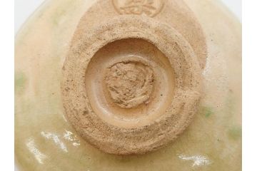 十四代　楽吉左衛門(覚入)　白薬　銘「掬水」　3.8寸　温かみを感じる色合いが魅力の茶碗(即中斎書付、抹茶碗、茶道具、茶器、和食器、共箱付き、三寸八分)(R-083085)