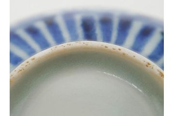 江戸期　染付　微塵唐草　松竹梅　三つ重ね　繊細に描かれた絵柄が素敵な酒杯3客セット(三ツ重、おちょこ、お猪口、ぐい呑み、湯のみ、湯呑み、盃、酒器、和食器)(R-083087)