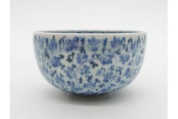 江戸期　染付　微塵唐草　松竹梅　三つ重ね　繊細に描かれた絵柄が素敵な酒杯3客セット(三ツ重、おちょこ、お猪口、ぐい呑み、湯のみ、湯呑み、盃、酒器、和食器)(R-083087)