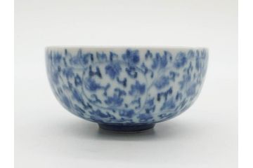 江戸期　染付　微塵唐草　松竹梅　三つ重ね　繊細に描かれた絵柄が素敵な酒杯3客セット(三ツ重、おちょこ、お猪口、ぐい呑み、湯のみ、湯呑み、盃、酒器、和食器)(R-083087)