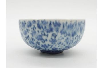 江戸期　染付　微塵唐草　松竹梅　三つ重ね　繊細に描かれた絵柄が素敵な酒杯3客セット(三ツ重、おちょこ、お猪口、ぐい呑み、湯のみ、湯呑み、盃、酒器、和食器)(R-083087)