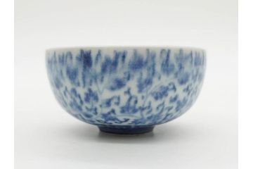 江戸期　染付　微塵唐草　松竹梅　三つ重ね　繊細に描かれた絵柄が素敵な酒杯3客セット(三ツ重、おちょこ、お猪口、ぐい呑み、湯のみ、湯呑み、盃、酒器、和食器)(R-083087)