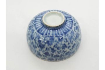 江戸期　染付　微塵唐草　松竹梅　三つ重ね　繊細に描かれた絵柄が素敵な酒杯3客セット(三ツ重、おちょこ、お猪口、ぐい呑み、湯のみ、湯呑み、盃、酒器、和食器)(R-083087)