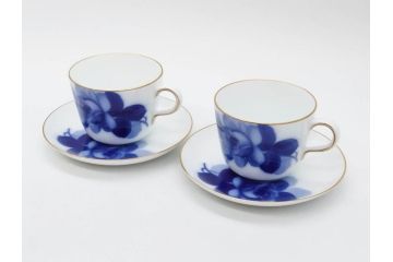 大倉陶園(OKURA、OAC)　深みのあるブルーローズが美しいモーニングカップ&ソーサー2客セット(バラ、薔薇、金彩、白磁、C&S、洋食器)(R-083088)