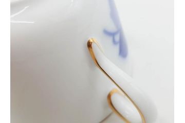 大倉陶園(OKURA、OAC)　深みのあるブルーローズが美しいモーニングカップ&ソーサー2客セット(バラ、薔薇、金彩、白磁、C&S、洋食器)(R-083088)