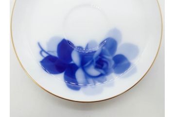 大倉陶園(OKURA、OAC)　深みのあるブルーローズが美しいモーニングカップ&ソーサー2客セット(バラ、薔薇、金彩、白磁、C&S、洋食器)(R-083088)