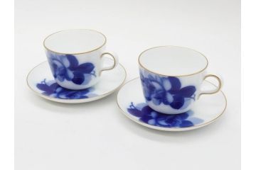 大倉陶園(OKURA、OAC)　深みのあるブルーローズが美しいモーニングカップ&ソーサー2客セット(バラ、薔薇、金彩、白磁、C&S、洋食器)(R-083089)