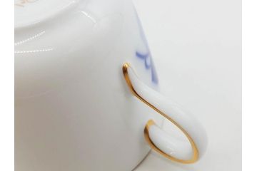 大倉陶園(OKURA、OAC)　深みのあるブルーローズが美しいモーニングカップ&ソーサー2客セット(バラ、薔薇、金彩、白磁、C&S、洋食器)(R-083089)