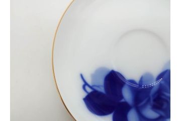 大倉陶園(OKURA、OAC)　深みのあるブルーローズが美しいモーニングカップ&ソーサー2客セット(バラ、薔薇、金彩、白磁、C&S、洋食器)(R-083089)