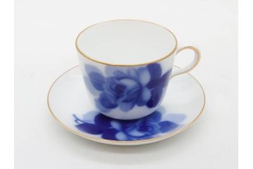 大倉陶園(OKURA、OAC)　深みのあるブルーローズが美しいモーニングカップ&ソーサー2客セット(バラ、薔薇、金彩、白磁、C&S、洋食器)(R-083089)