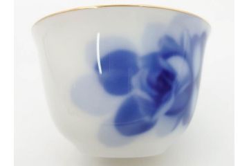 大倉陶園(OKURA、OAC)　ブルーローズ　優雅なひとときを演出するカップ&ソーサー2客セット(ティー、コーヒー、バラ、薔薇、金彩、白磁、C&S、洋食器、箱付き)(R-083090)