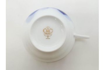 大倉陶園(OKURA、OAC)　ブルーローズ　優雅なひとときを演出するカップ&ソーサー2客セット(ティー、コーヒー、バラ、薔薇、金彩、白磁、C&S、洋食器、箱付き)(R-083090)