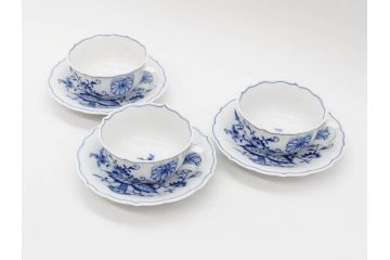 ドイツ　マイセン　Meissen　ブルーオニオン　洗練されたデザインが上品な雰囲気を醸し出すティーカップ&ソーサー3客セット(洋食器、C&S)(R-083091)
