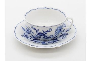 ドイツ　マイセン　Meissen　ブルーオニオン　洗練されたデザインが上品な雰囲気を醸し出すティーカップ&ソーサー3客セット(洋食器、C&S)(R-083091)