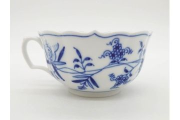 ドイツ　マイセン　Meissen　ブルーオニオン　洗練されたデザインが上品な雰囲気を醸し出すティーカップ&ソーサー3客セット(洋食器、C&S)(R-083091)
